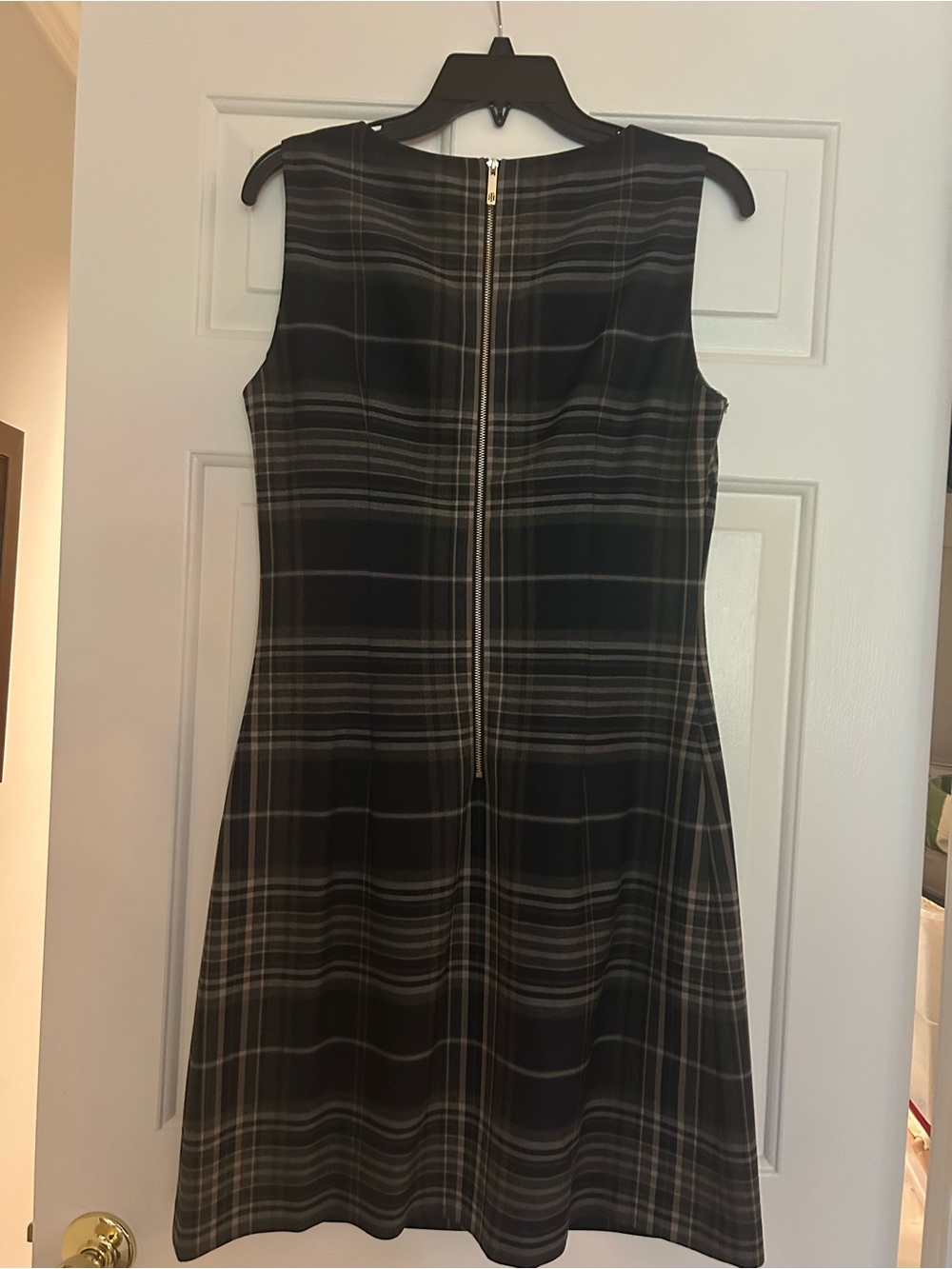 Tommy Hilfiger Plaid Sheath Dress Size 10 | Sleeveless Career Office Chic - Picture 4 of 6